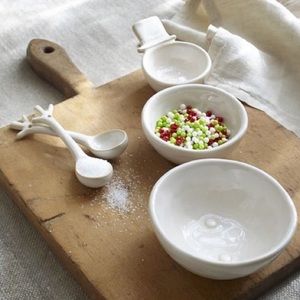 Pottery Barn 5 Piece Snowman Set w Three Mini Bowls and Two Spoons